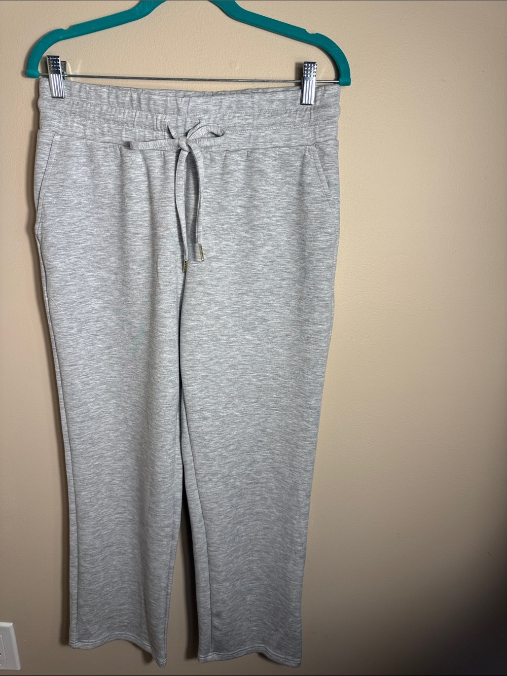 Belle by Kim Gravel Heather Light Gray Boot-Cut Lounge Pants
